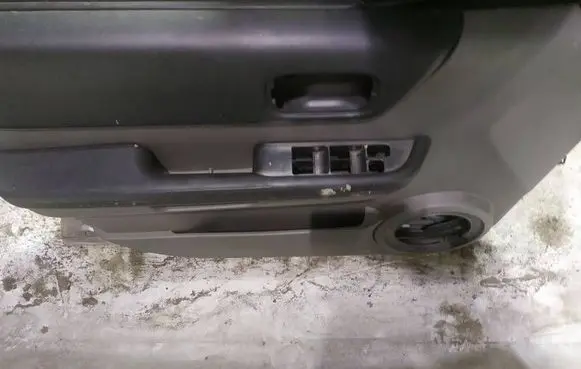 Nissan X-Trail T30 Front door card panel trim 