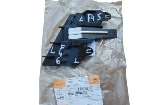 BMW 2 F45 Headlight/headlamp mounting bracket 7489235