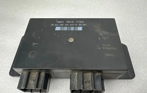 Volkswagen PASSAT B5 Comfort/convenience module 3B0959796 5DK00769701