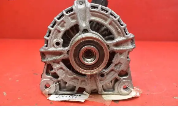 Dacia Sandero Generator/alternator 231001629R