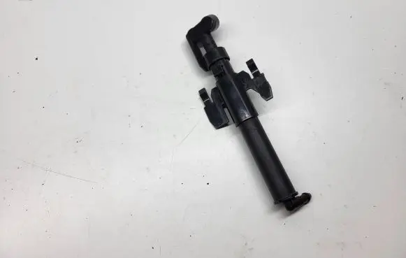 Volvo XC90 Headlight washer spray nozzle RL11