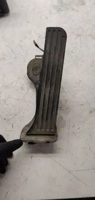 Volkswagen PASSAT B6 Accelerator throttle pedal 1K1723503L 6PV00860001