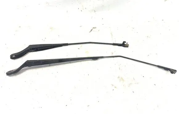 Front wiper blade arm