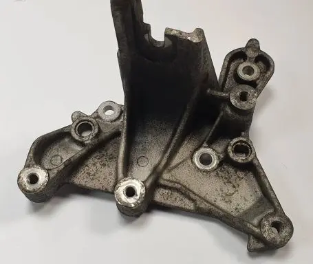 Volvo V50 Engine mounting bracket 9656392880