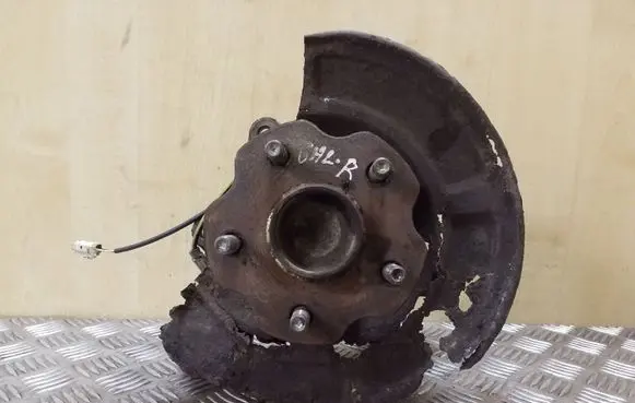 Toyota Avensis T270 Rear wheel hub
