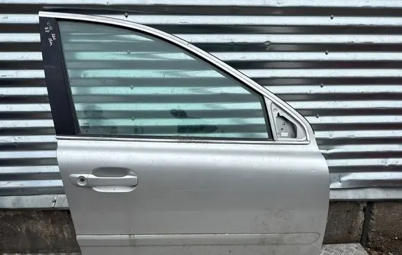 Volvo XC90 Front door
