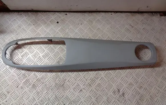 Toyota Yaris Radio/GPS head unit trim 554700D030