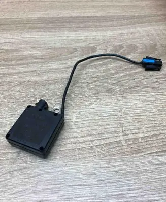 BMW X5 E53 Aerial antenna amplifier 8380945