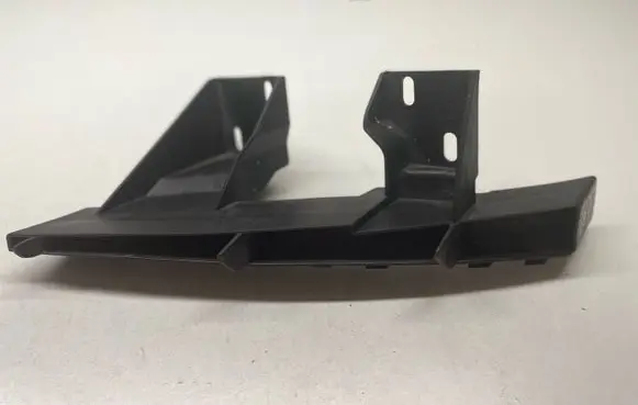 Audi Q7 4L Front bumper mounting bracket 4L0807334A