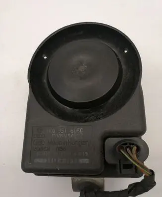 Audi A6 S6 C6 4F Alarm system siren 1K0951605C