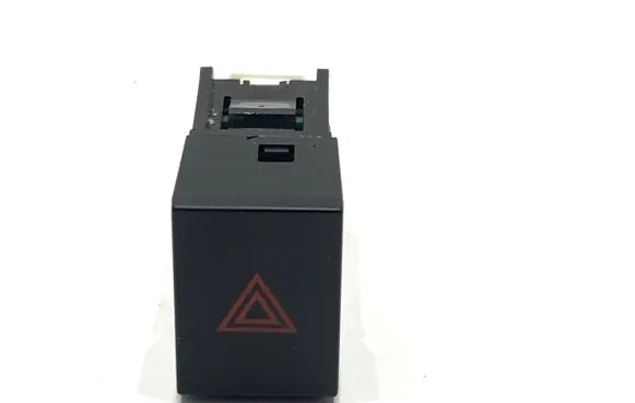 Nissan Qashqai J12 Hazard light switch 