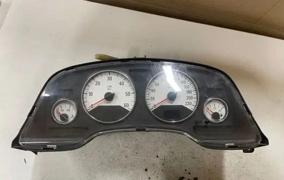Opel Zafira A Speedometer (instrument cluster) 96251063 24461761JN