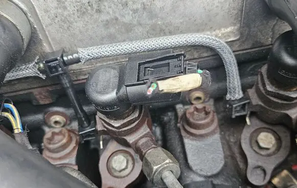 Fuel injector