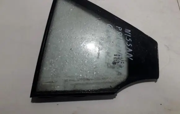 Nissan Primera Rear vent window glass 82221AV605