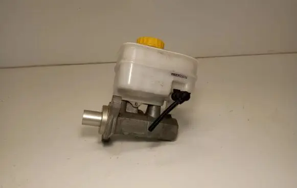 Iveco Daily 6th gen Master brake cylinder 0204255558