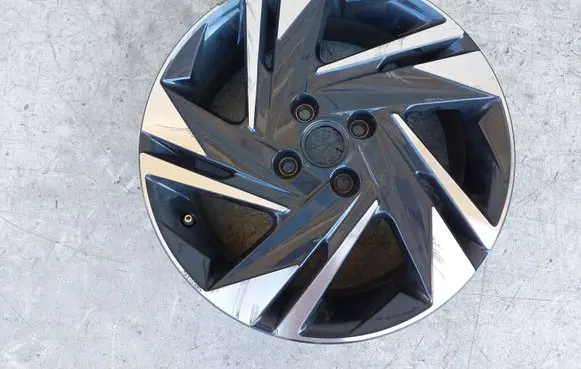 R16 alloy rim