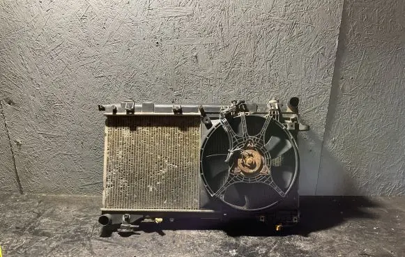 Subaru Forester SF Radiator set 