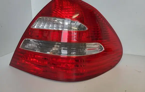 Mercedes-Benz E W211 Rear/tail lights A2118200464