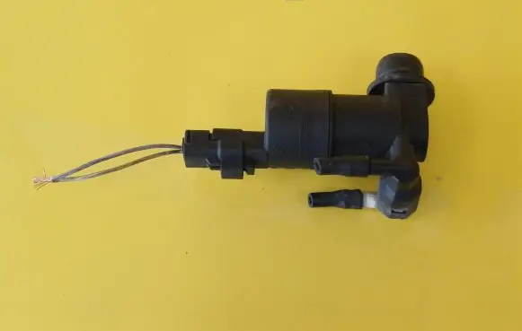 Renault Laguna II Windscreen/windshield washer pump 8200194414