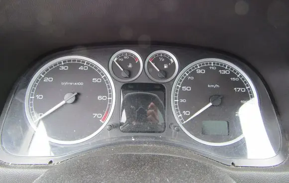 Peugeot 307 CC Speedometer (instrument cluster) 