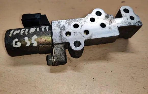 Infiniti G35 Camshaft vanos timing valve 