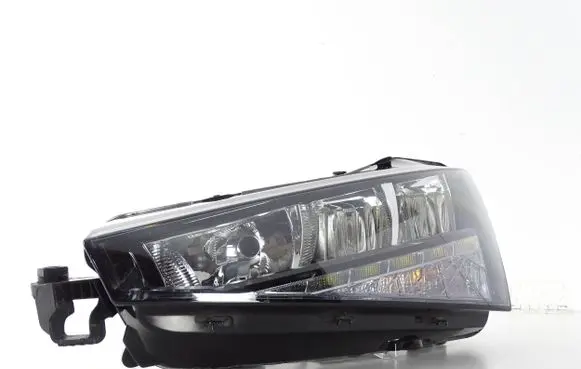 Skoda Scala Headlight/headlamp 657941015