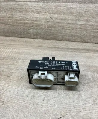 Volkswagen Golf IV Coolant fan relay 1J0919506H 898884000