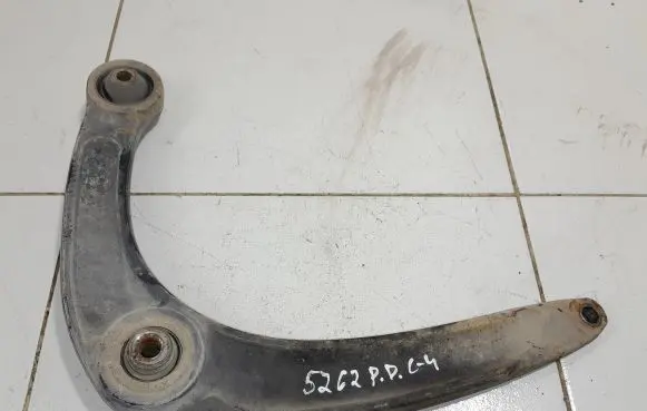Citroen C4 II Front lower control arm/wishbone NOCODE