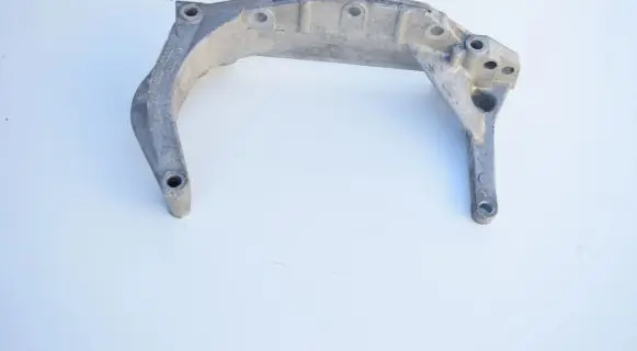 Audi A4 S4 B5 8D Engine mounting bracket 050199307
