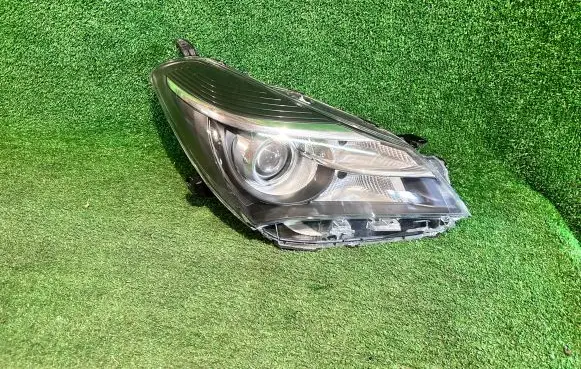 Toyota Yaris Headlight/headlamp