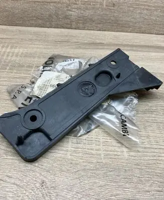 Audi A4 S4 B6 8E 8H Front bumper mounting bracket 8E0807284