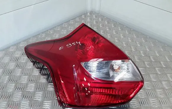 Ford Focus Rear/tail lights BM5113405A