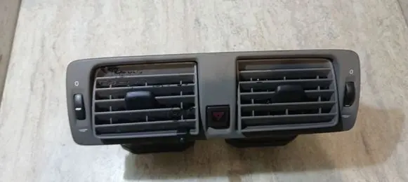 Volvo V50 Dash center air vent grill PPT20