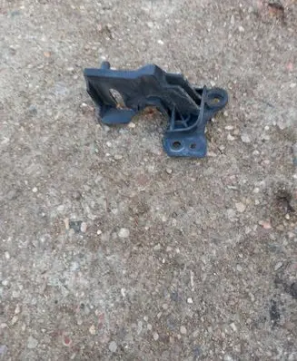 Subaru Legacy Headlight/headlamp mounting bracket 20791