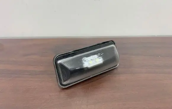 Subaru Forester SK Number plate light 30905