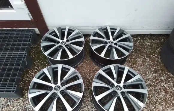 Lexus ES 250 - 300 - 330 R17 alloy rim 