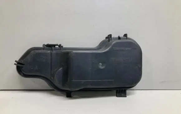 Volvo V70 Headlight/headlamp dust cover 63302