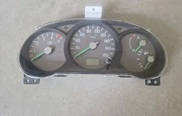 Mazda BT-50 Speedometer (instrument cluster) UR8255430A 1575302093
