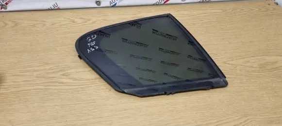 BMW 1 F20 F21 Rear vent window glass 7269564