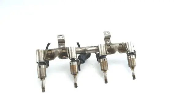 Peugeot 308 Fuel injector supply line/pipe 