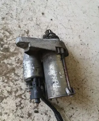Volkswagen Polo IV 9N3 Starter motor 02t 911 023 s