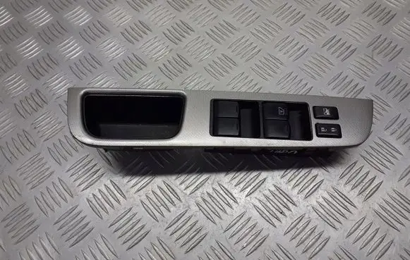 Nissan Tiida C11 Front door window switch trim 
