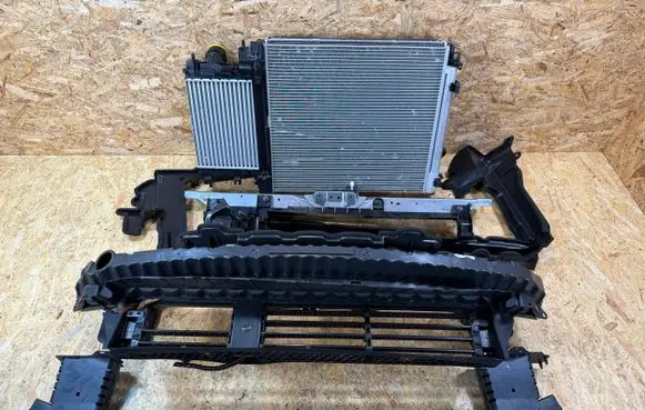 Nissan Qashqai J12 Front piece kit 