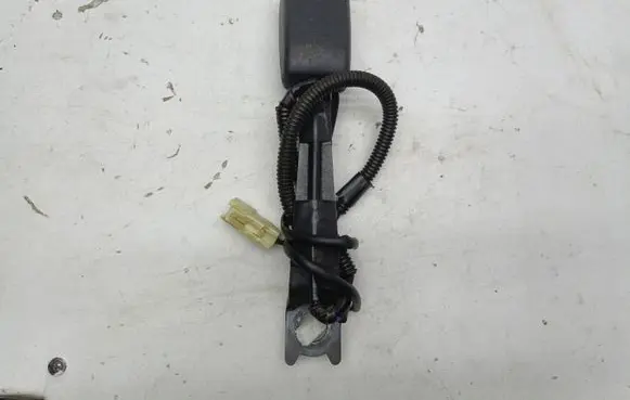 Toyota Yaris Front seatbelt buckle 181720