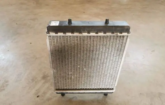 Chevrolet Corvette C7 Coolant radiator 84510352