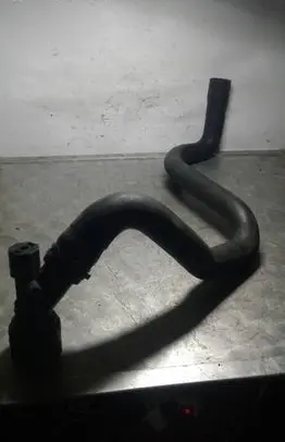 Volkswagen Golf IV Engine coolant pipe/hose 13735T1
