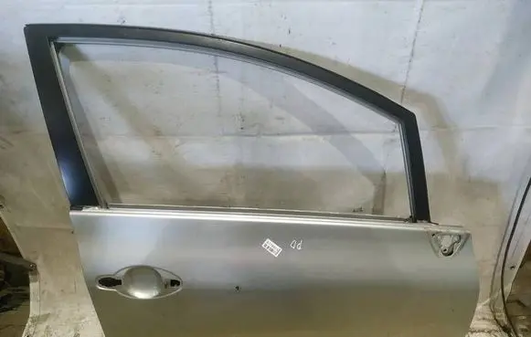 Toyota Auris 150 Front door PILKOS