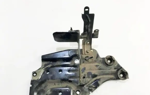 Nissan Juke I F15 Battery tray 