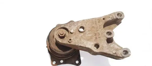 Volkswagen Polo IV 9N3 Engine mount bracket 6q0199185m