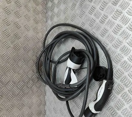 Mercedes-Benz GLE W167 Electric car charging cable A0005833001